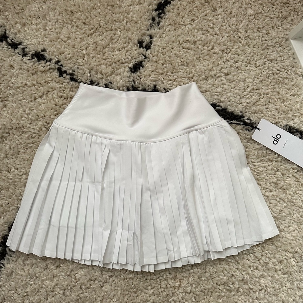 Alo white tennis skirt